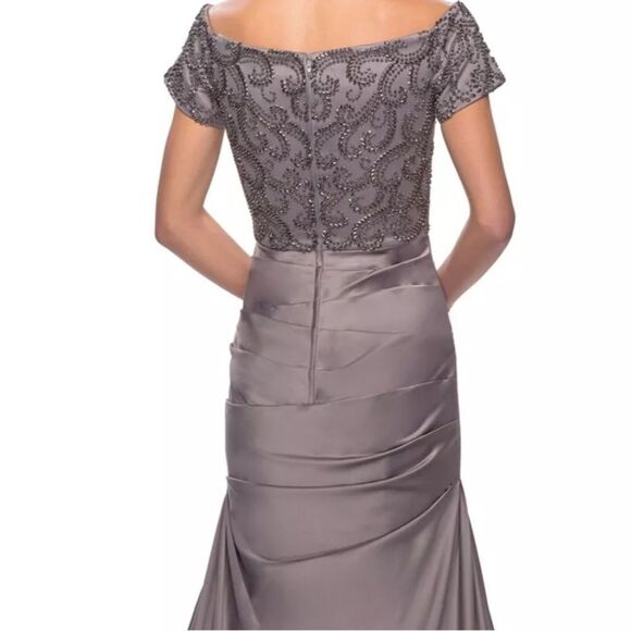 La Femme 25996 Pleated‎ Satin Evening Gown Silver Size 8 NWT $498 - Picture 4 of 6